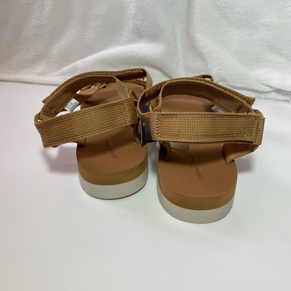 Universal Thread Holden Platform Sports Beige Adjustable Sandals - Picture 5 of 7